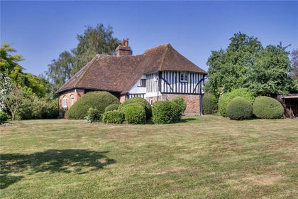 1 acre of Cottage for sale in Hernhill