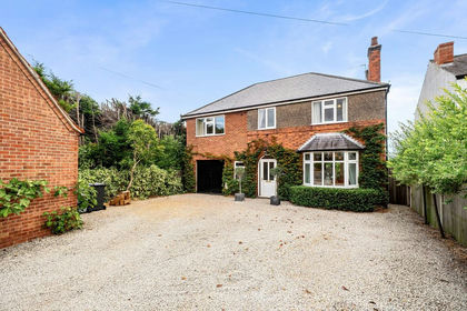 1 acre of House with Land for sale in Farndon