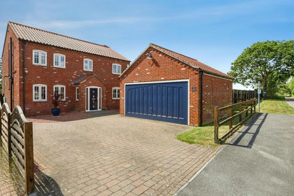 3.7 acres of House with Land for sale in Misterton