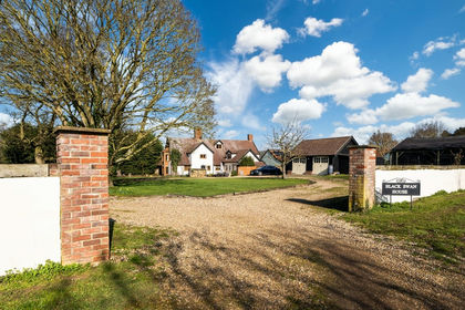 2 acres of House with Land for sale in Diss