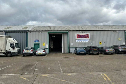 Warehouse for sale in Enfield North