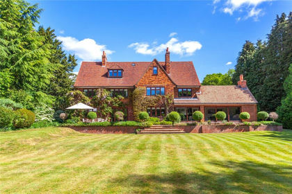 1.5 acres of House with Land for sale in Rotherfield Greys
