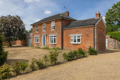 1 acre of House with Land for sale in Starston