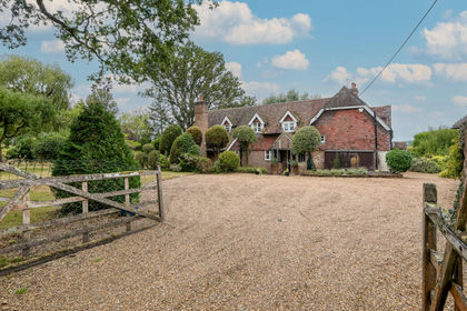 6.7 acres of House with Land for sale in Binsted