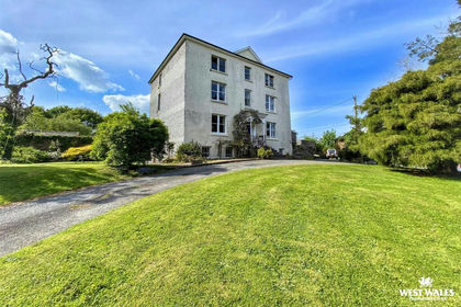 2.8 acres of House with Land for sale in Kilgetty/Begelly