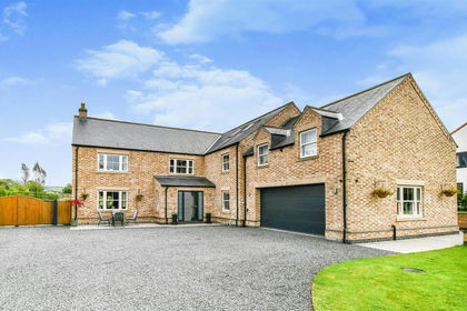3 acres of House with Land for sale in Scrayingham