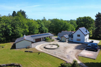 2.5 acres of House with Land for sale in Welsh St. Donats