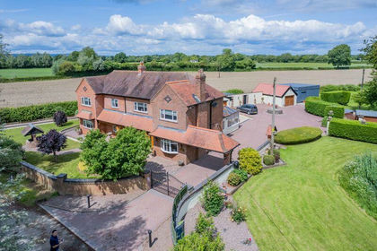 1.4 acres of House with Land for sale in Kinnerley