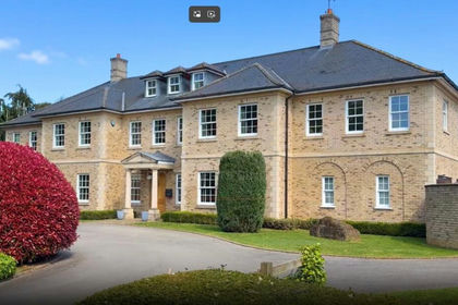 1 acre of House with Land for sale in Church with Chapel Brampton