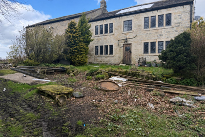 6 acres of Farmhouse for sale in Blackshaw