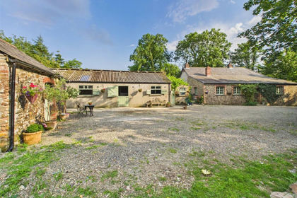 4.8 acres of House with Land for sale in Pyworthy