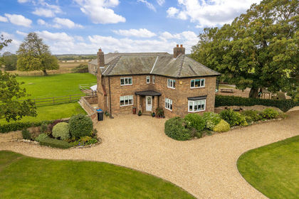 2.3 acres of Smallholding for sale in Glentworth