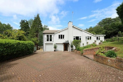 3.9 acres of House with Land for sale in Cold Ash