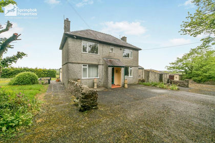 12 acres of Farmhouse for sale in Rhosybol