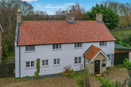 1.1 acres of Cottage for sale in Buxhall