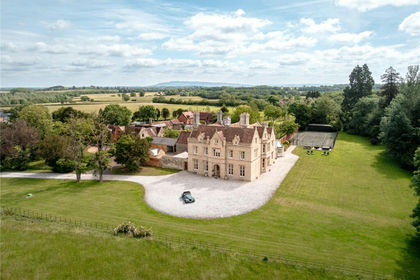 34 acres of Country Estate for sale in Longdon