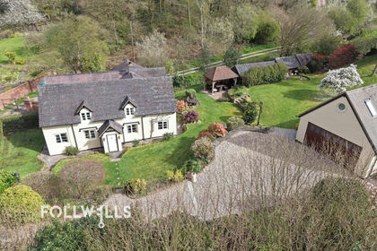 5.1 acres of House with Land for sale in Swynnerton