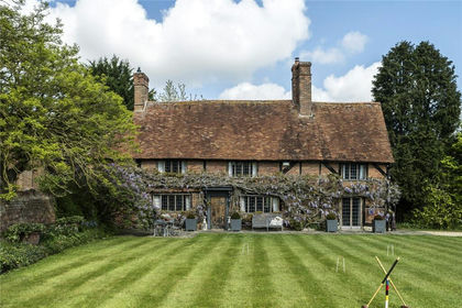 3 acres of House with Land for sale in Long Wittenham