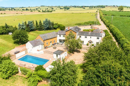 7 acres of House with Land for sale in Brixworth