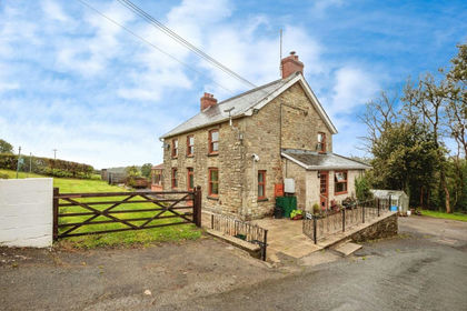 2.7 acres of Land for sale in Troedyraur