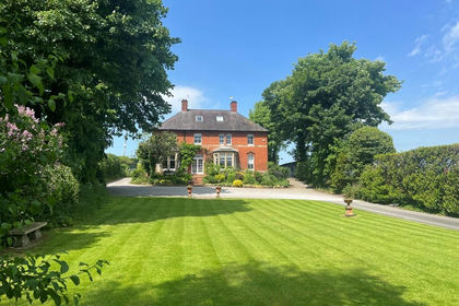 1.6 acres of House with Land for sale in Irthington
