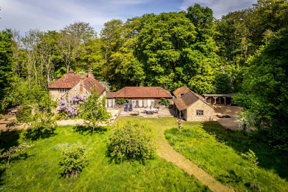 8.7 acres of House with Land for sale in Fittleworth