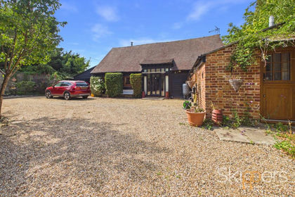 Barn Conversion for sale in Mersham