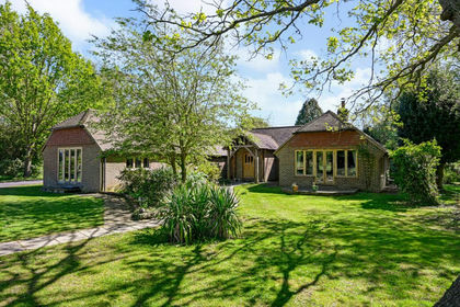 8.2 acres of House with Land for sale in Bethersden