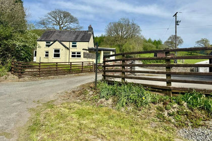7 acres of House with Land for sale in Llanfair-ar-y-bryn