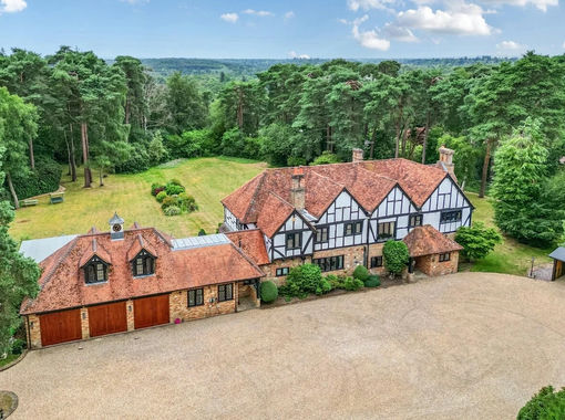 4 acres of House with Land for sale in Farnham