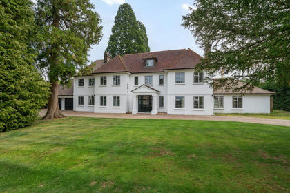 1 acre of House with Land for sale in Bromley and Biggin Hill