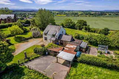 4 acres of Cottage for sale in Lower Bullingham