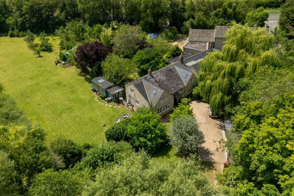 2.5 acres of House with Land for sale in Shipton-on-Cherwell and Thrupp