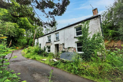 Cottage for sale in Cwmamman