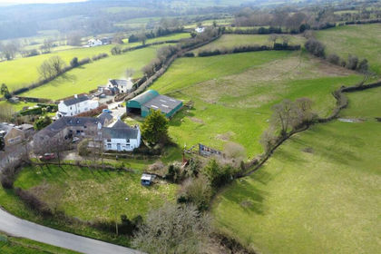7.9 acres of Farm for sale in Cefn