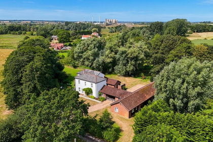 3.6 acres of House with Land for sale in Cantley, Limpenhoe and Southwood