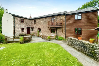 2.5 acres of Cottage for sale in Mitchel Troy
