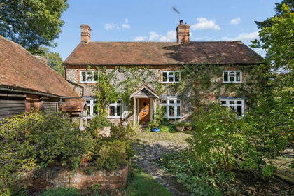 2.5 acres of House with Land for sale in Hughenden
