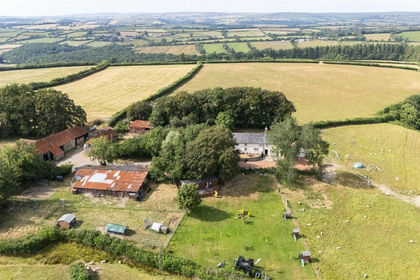 63 acres of House with Land for sale in Knowstone