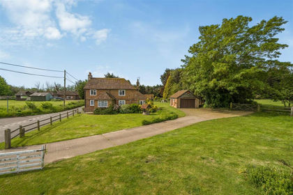 3 acres of Cottage for sale in Hoath