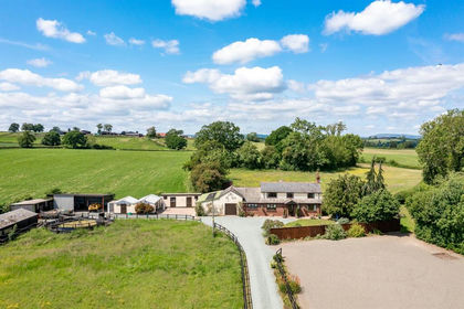 5 acres of Equestrian property for sale in Llandrinio