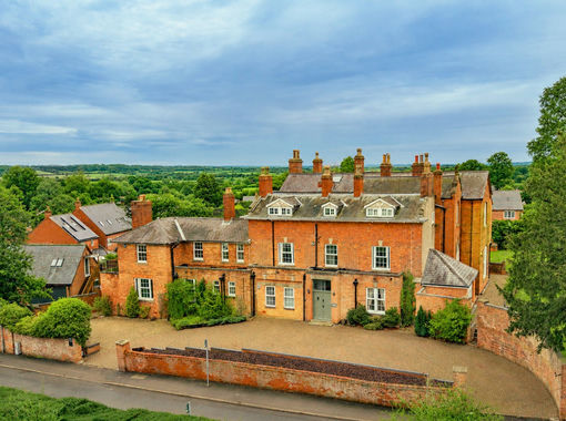1 acre of House with Land for sale in Lutterworth