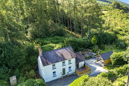 2 acres of Smallholding for sale in Llanfair-ar-y-bryn