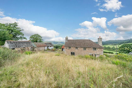 10 acres of Farmhouse for sale in Llanigon