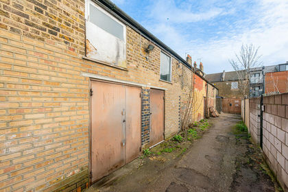 Warehouse for sale in Tottenham