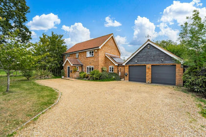1.5 acres of House with Land for sale in Spooner Row