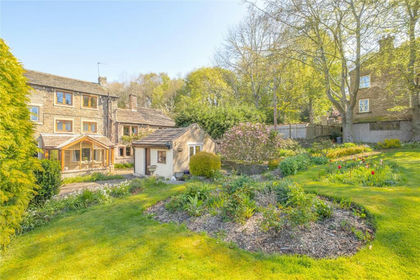 1.5 acres of Cottage for sale in Kirkburton