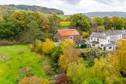 2 acres of Land for sale in Llanelwedd