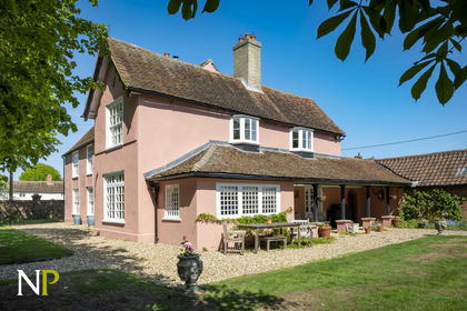 1.4 acres of House with Land for sale in Layer-de-la-Haye