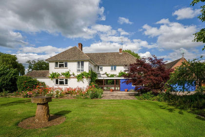 1.4 acres of House with Land for sale in Shipston on Stour
